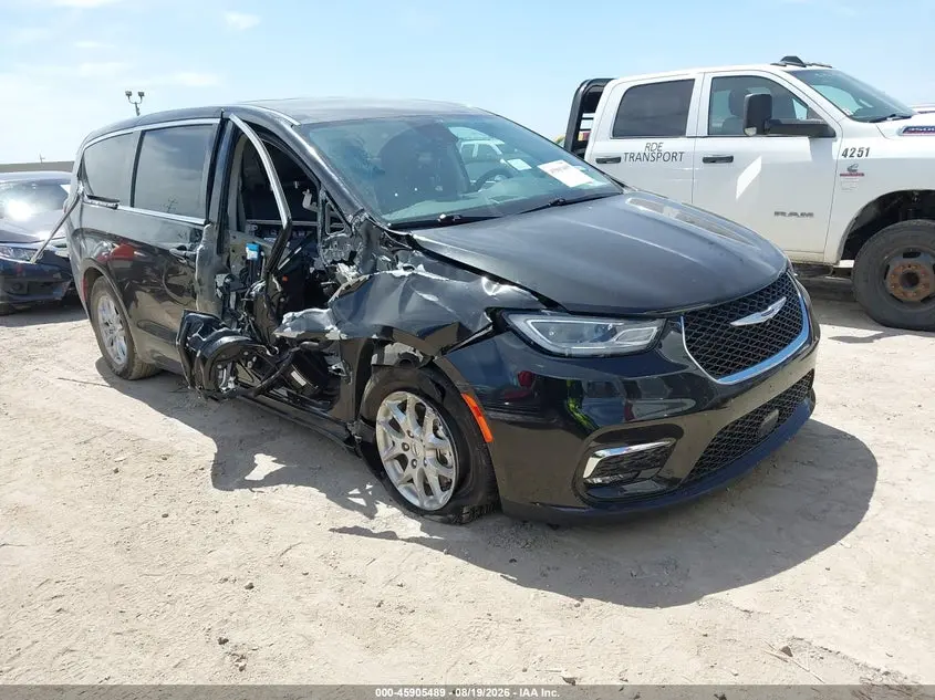 Chrysler Pacifica Touring L 2023