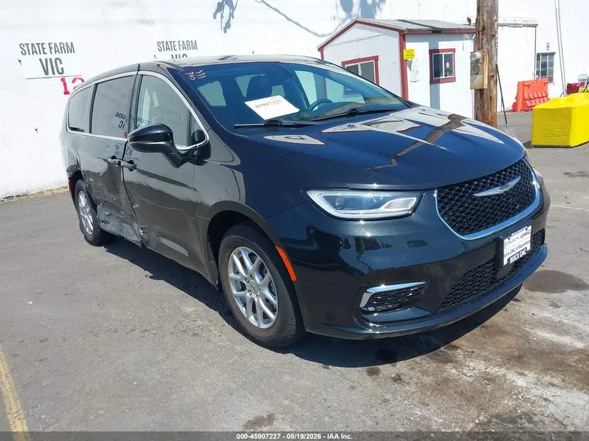 Chrysler Pacifica Touring L 2023