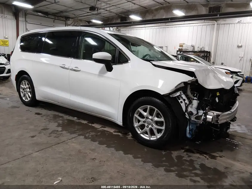Chrysler Pacifica Touring 2017