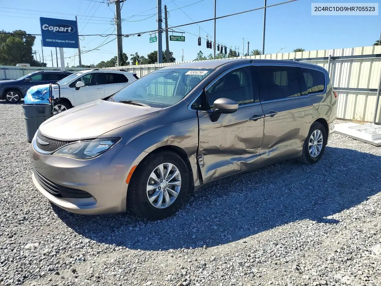 Chrysler Pacifica Touring 2017