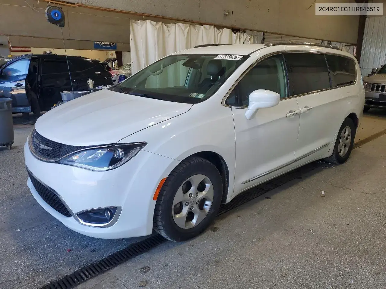 Chrysler Pacifica Touring L Plus 2017