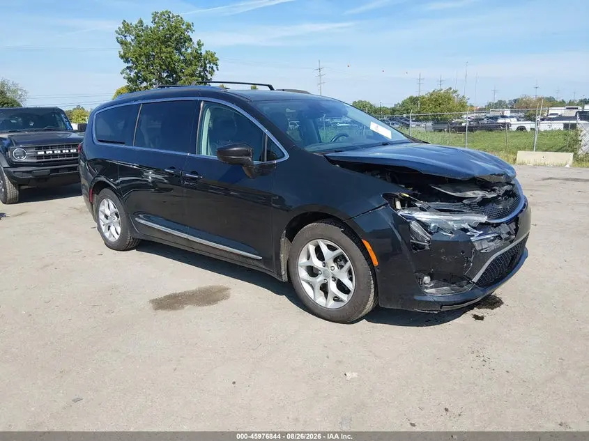 Chrysler Pacifica Touring-L Plus 2017