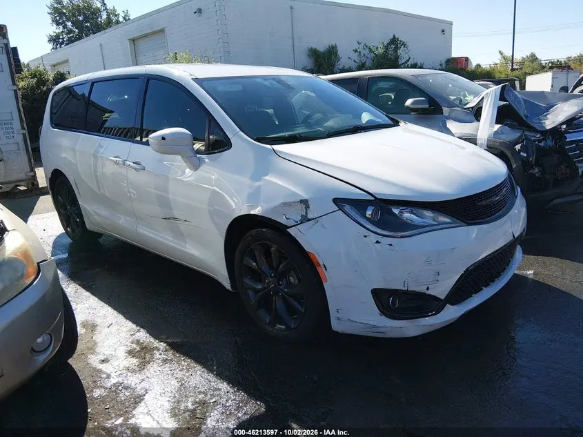 Chrysler Pacifica Touring 2020