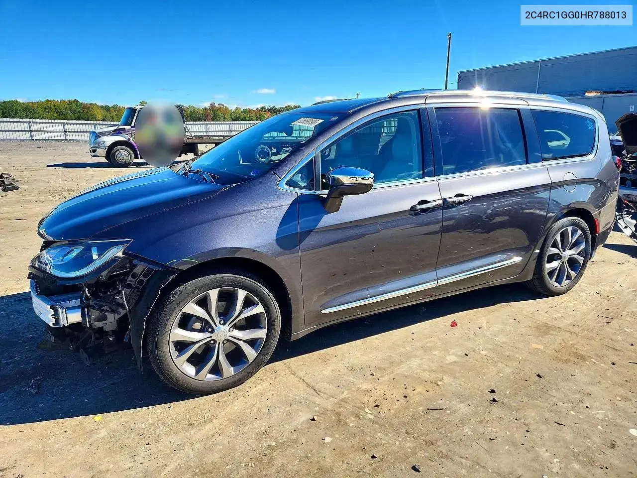 Chrysler Pacifica Limited 2017