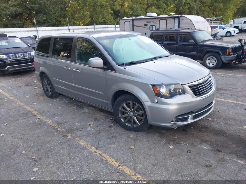 Chrysler Town & Country S 2015