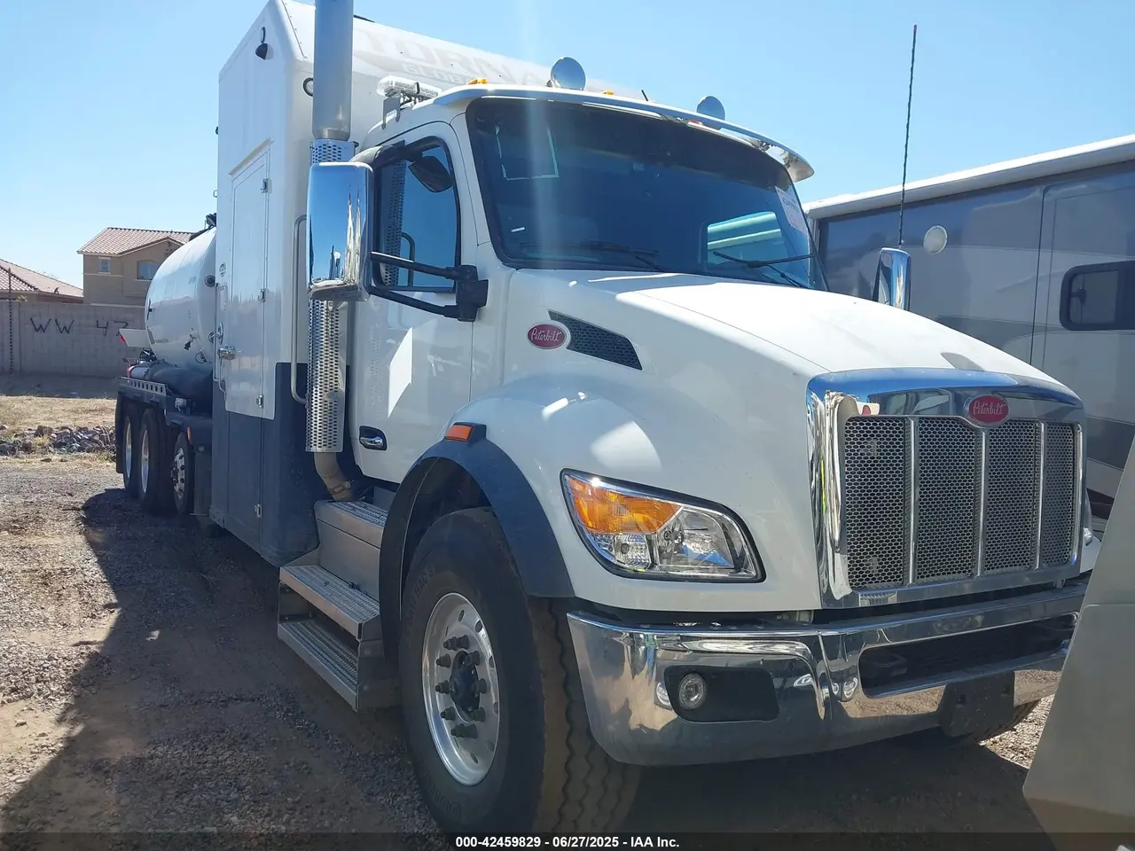 Peterbilt 548 2025