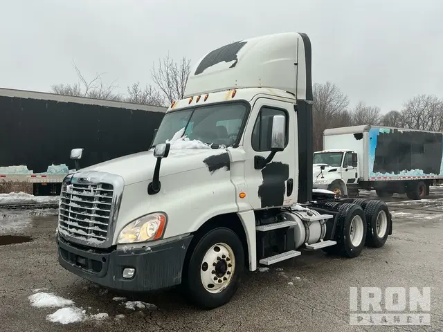 Freightliner Cascadia 125 2017 Freightliner Cascadia 125 6X4 T/A Day Cab Truck Tractor 2017
