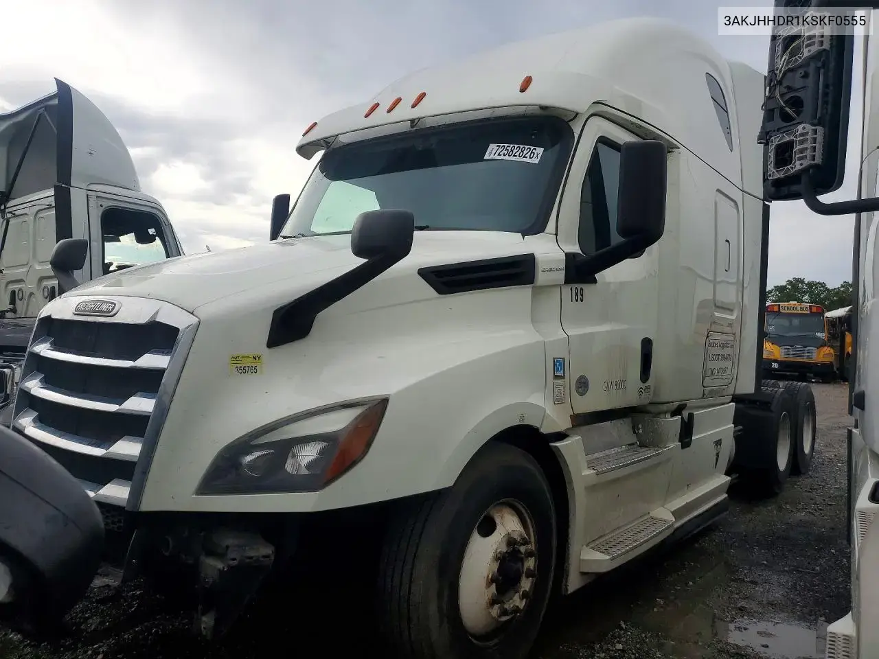 Freightliner Cascadia 126 Semi Truck 2019