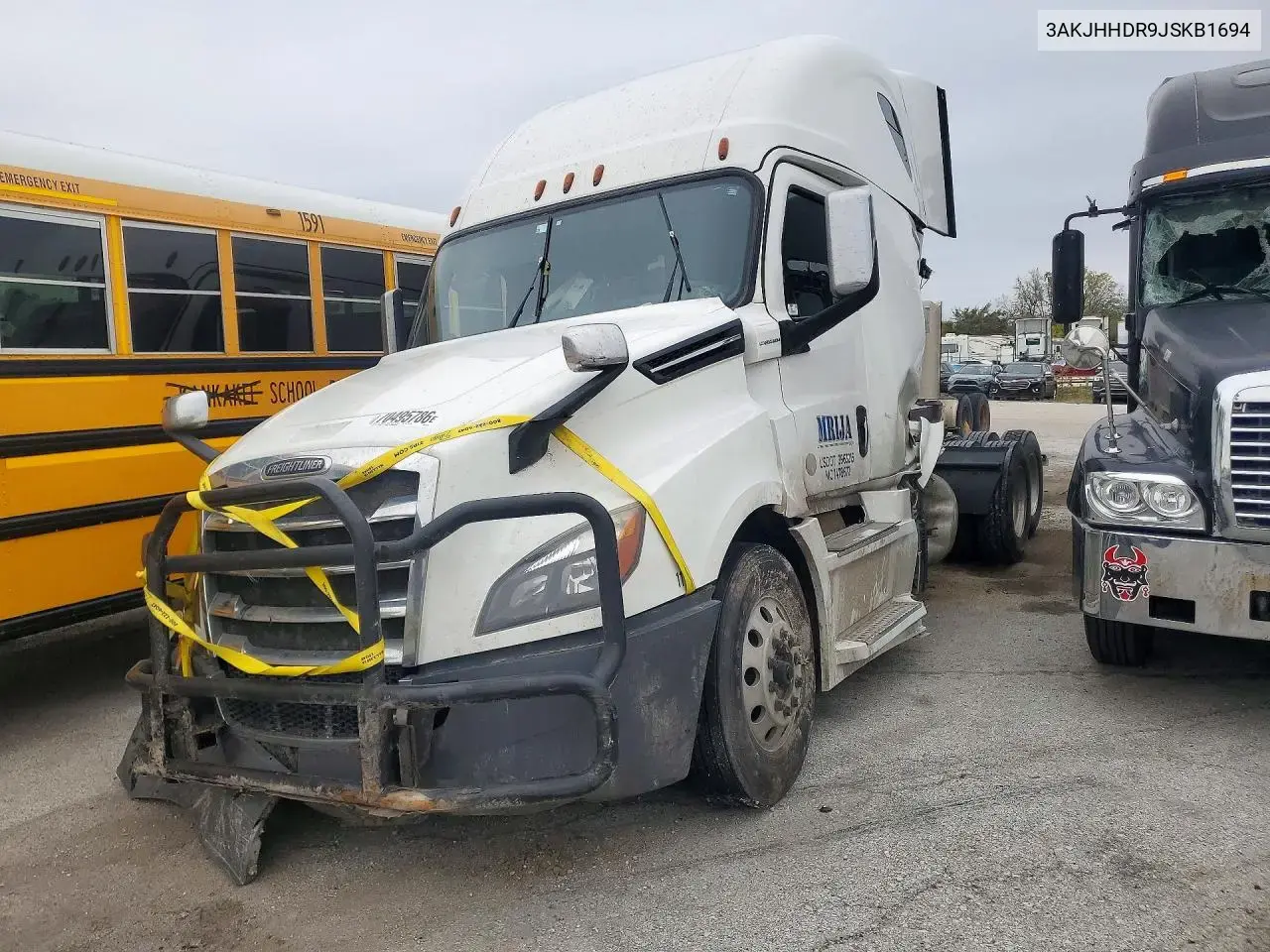 Freightliner Cascadia 126 Semi Truck 2018
