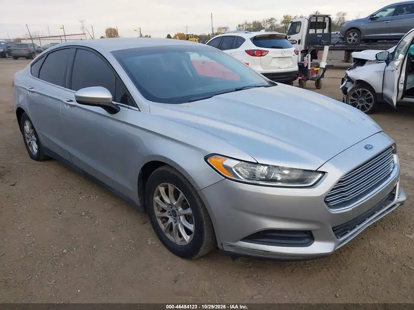 Ford Fusion S 2016