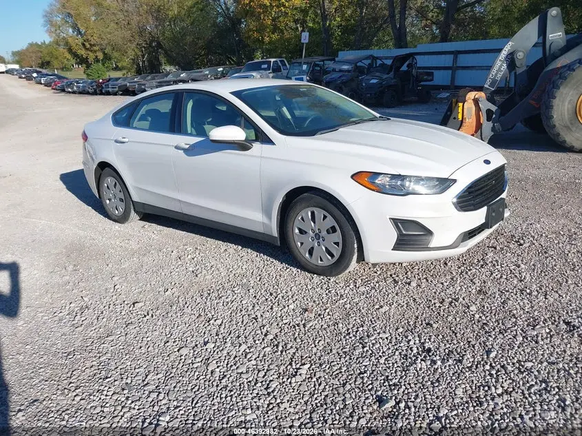 Ford Fusion S 2020