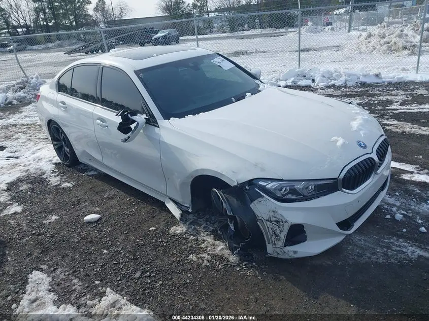 BMW 330E 2024