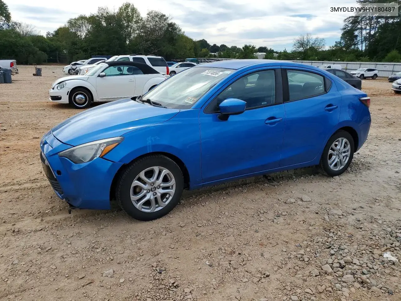 Toyota Yaris Ia Base 2017