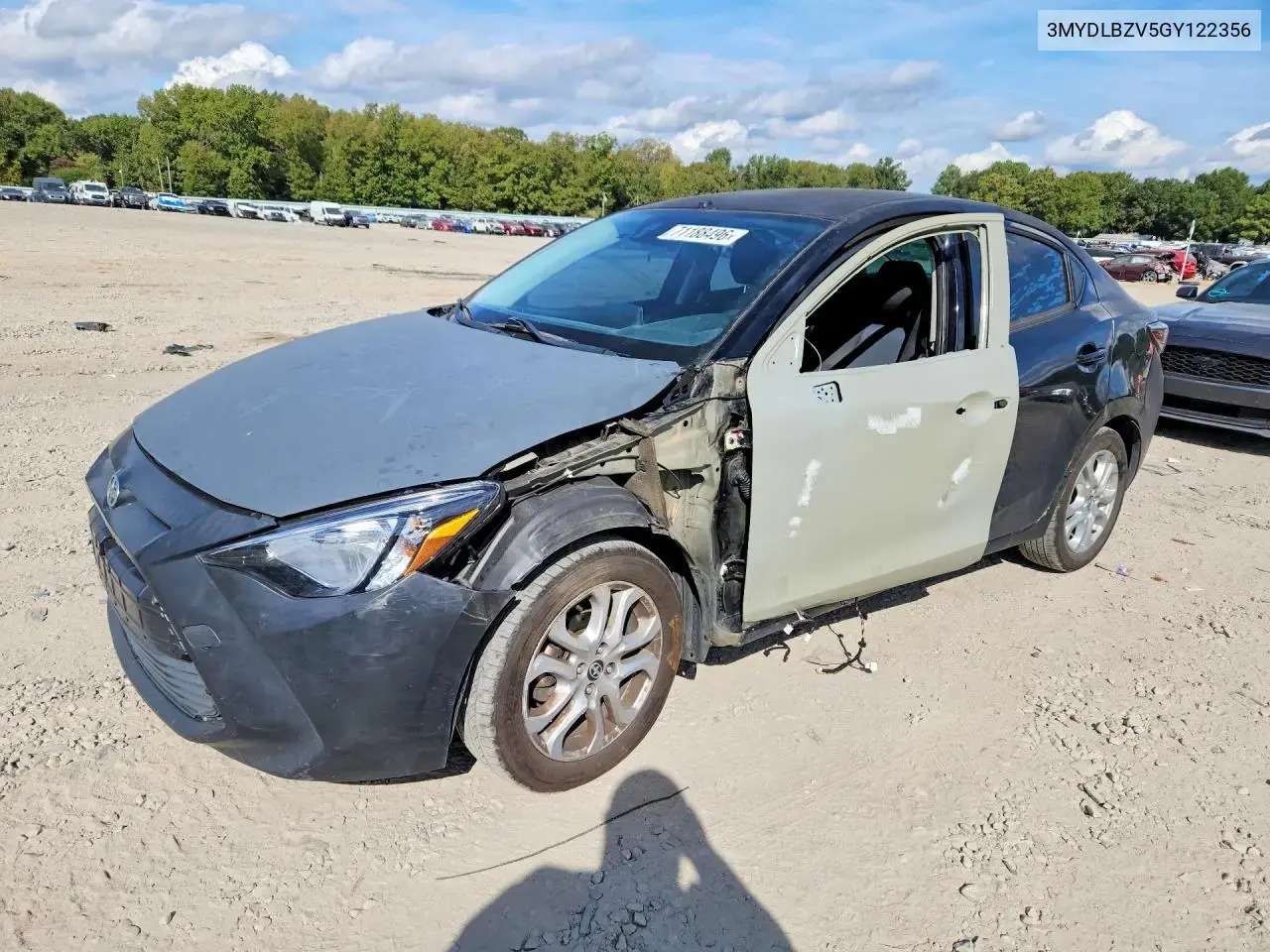 Scion Ia Base 2016