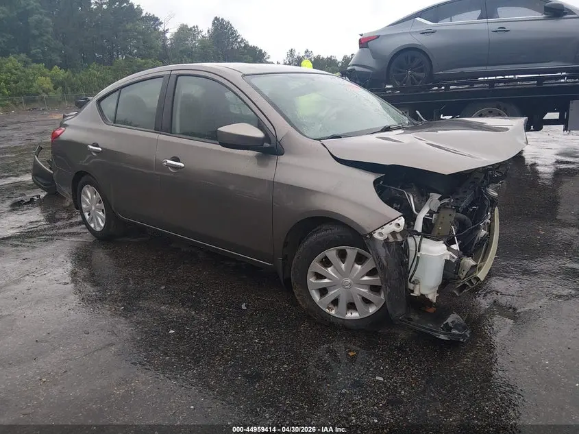 Nissan Versa 1.6 Sv 2016