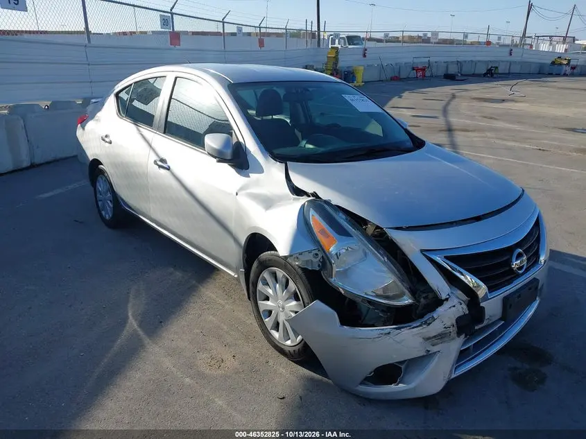 Nissan Versa 1.6 Sv 2015