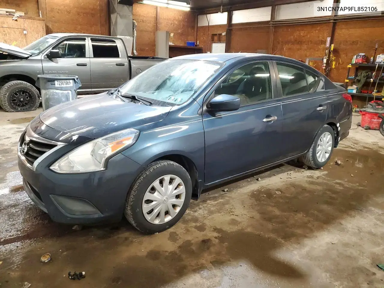 Nissan Versa 1.6 Sv 2015