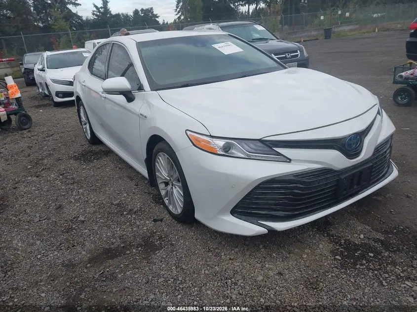 Toyota Camry Hybrid Xle 2018