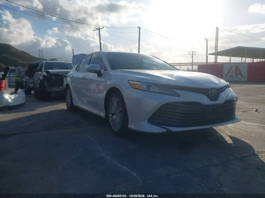 Toyota Camry Hybrid Xle 2019