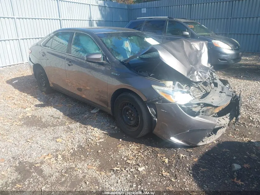 Toyota Camry Hybrid Le 2015