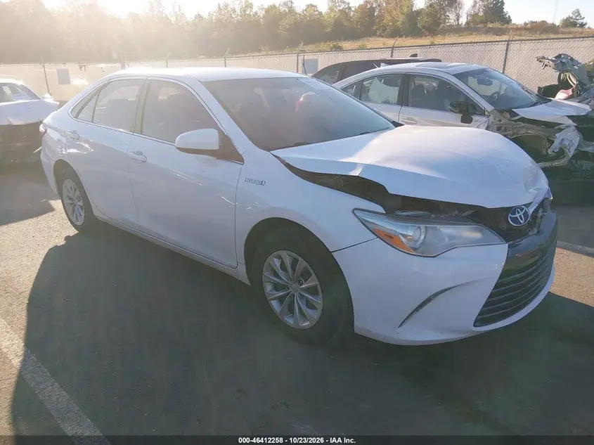 Toyota Camry Hybrid Le 2016
