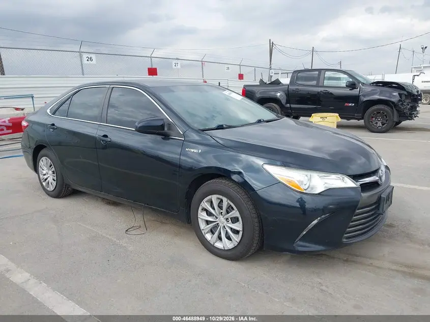 Toyota Camry Hybrid Le 2016