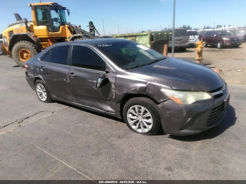 Toyota Camry Le 2015