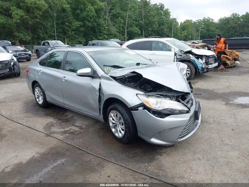 Toyota Camry Le 2017