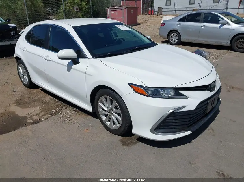 Toyota Camry Le 2021