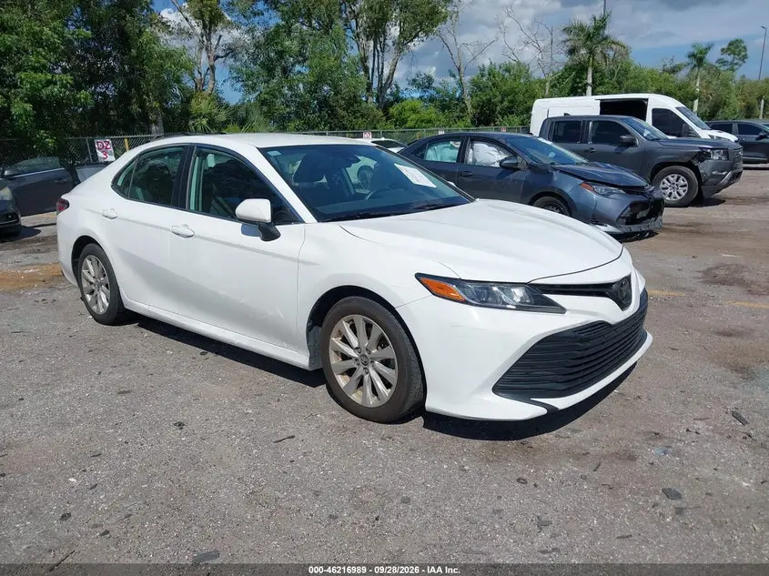 Toyota Camry Le 2020