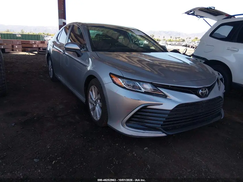 Toyota Camry Le 2021