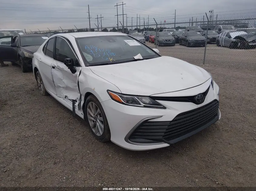 Toyota Camry Le 2023