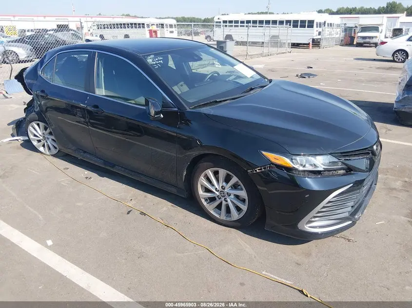 Toyota Camry Le 2023