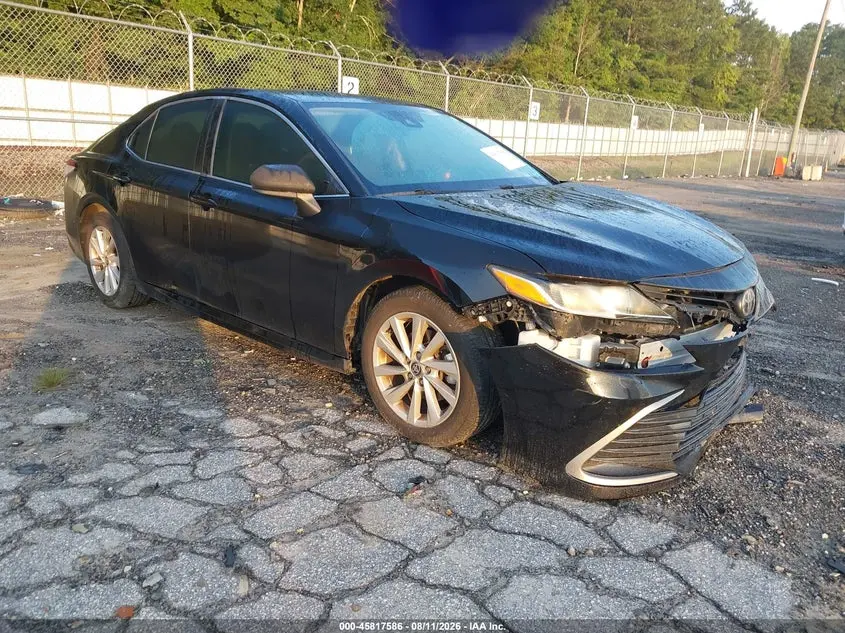 Toyota Camry Le 2021