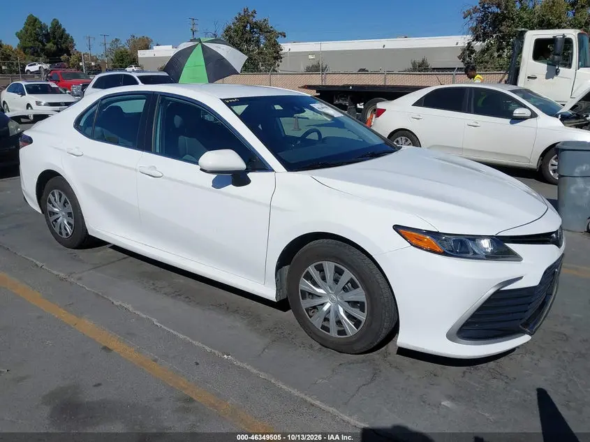 Toyota Camry Le Hybrid 2022