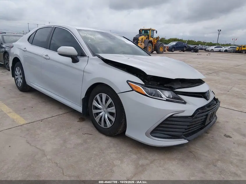 Toyota Camry Le Hybrid 2023
