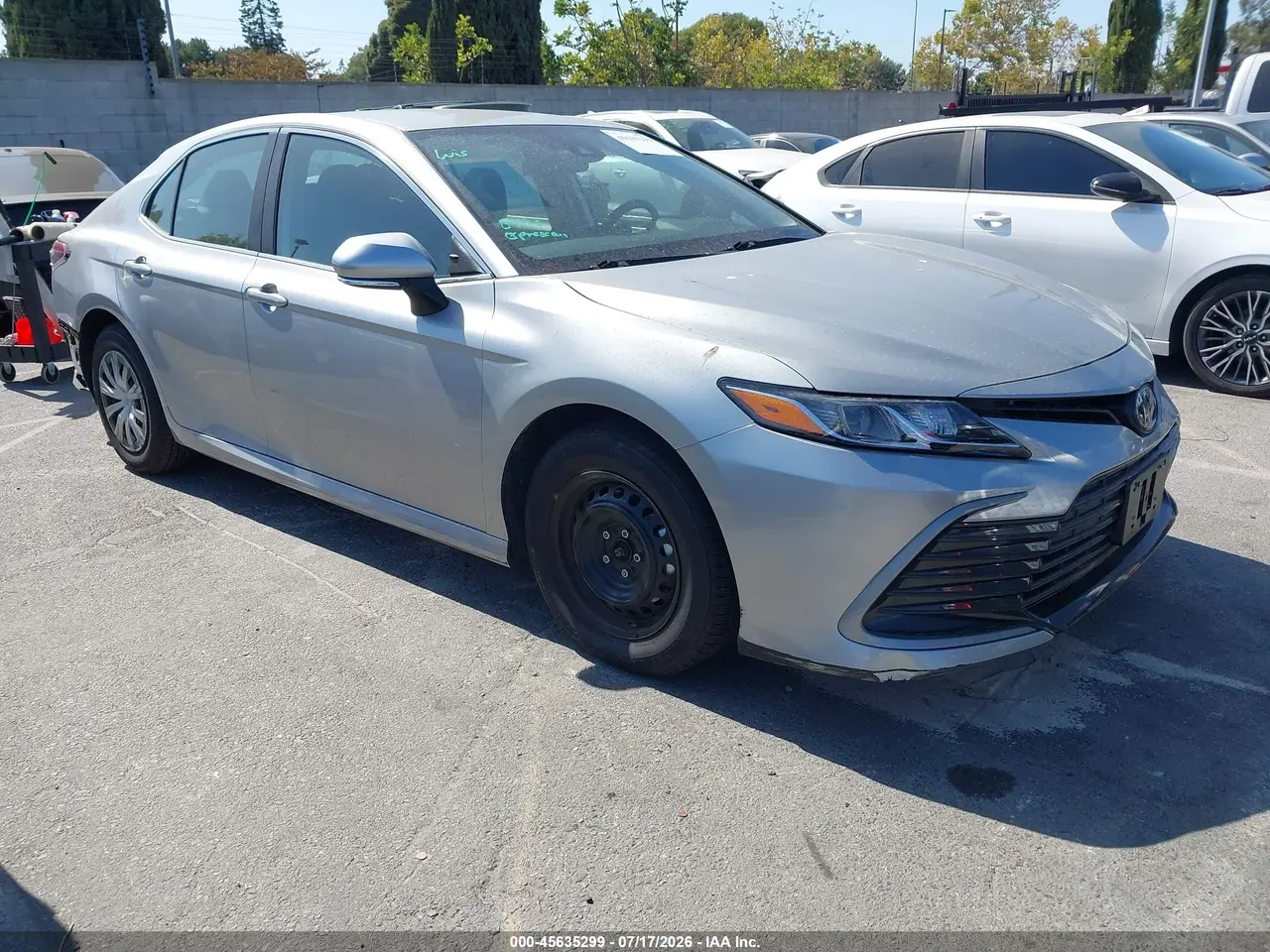 Toyota Camry Le Hybrid 2023