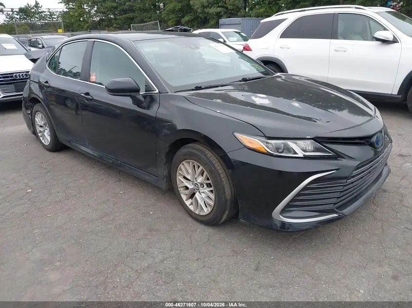 Toyota Camry Le Hybrid 2021