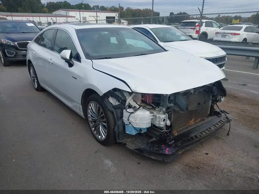 Toyota Avalon Limited Hybrid 2021
