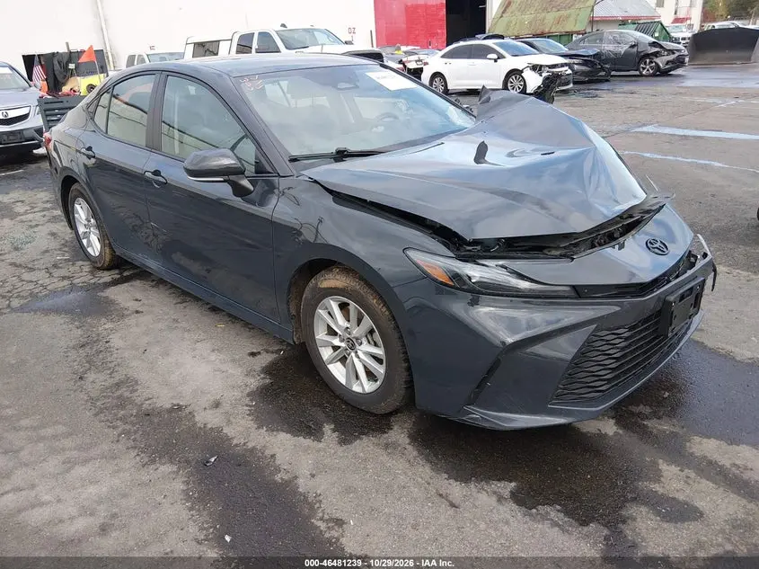 Toyota Camry Le 2025