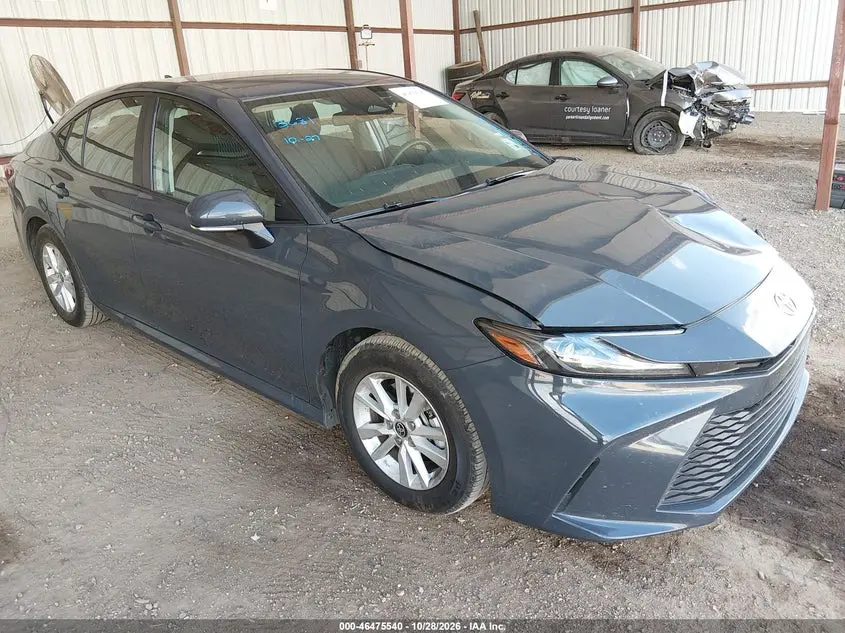 Toyota Camry Le 2025