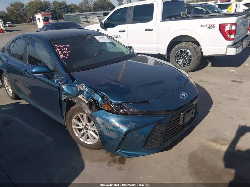 Toyota Camry Le 2026