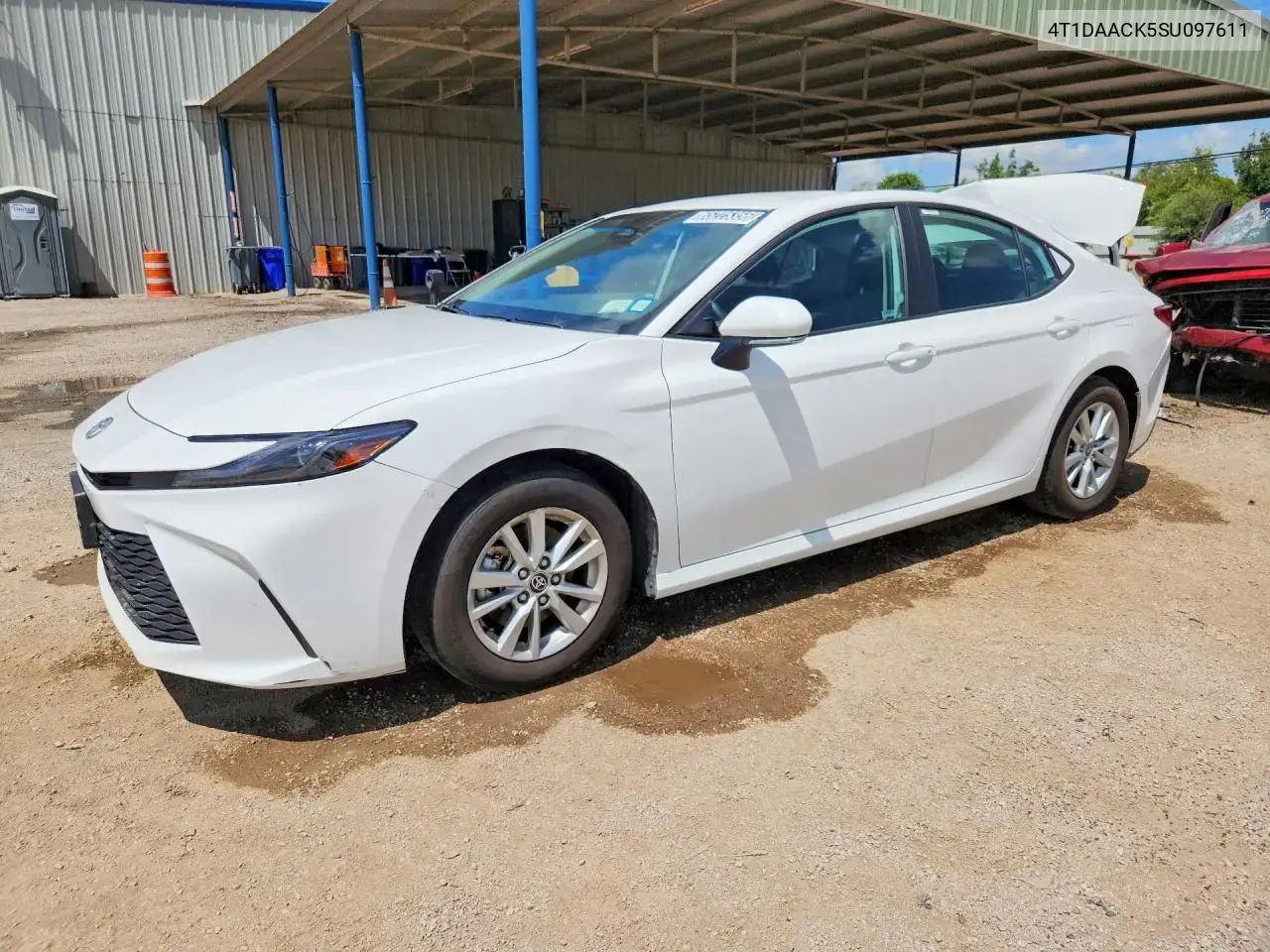 Toyota Camry Le 2025