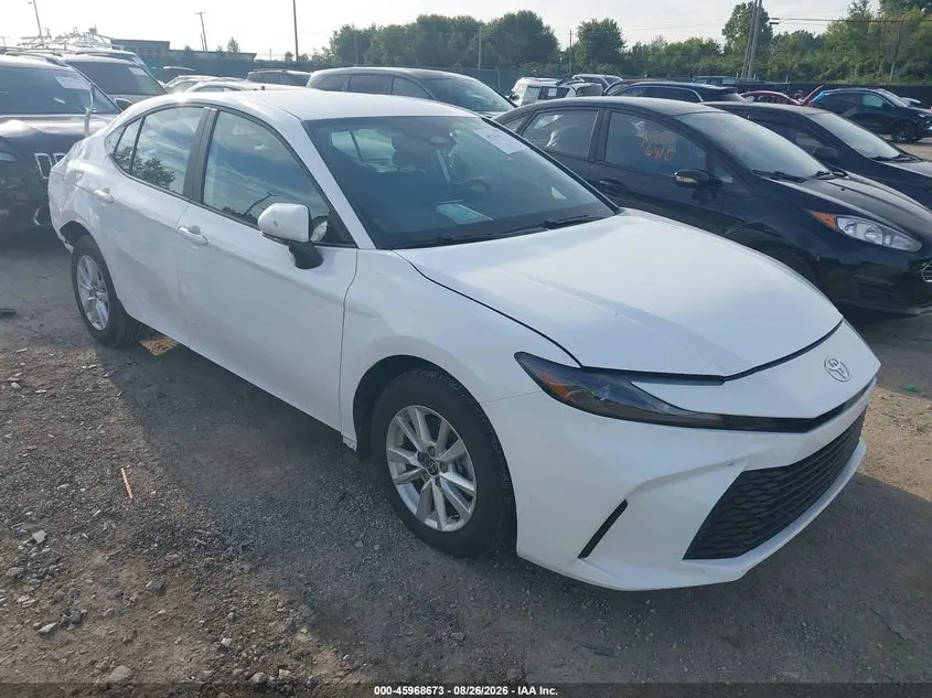 Toyota Camry Le 2025