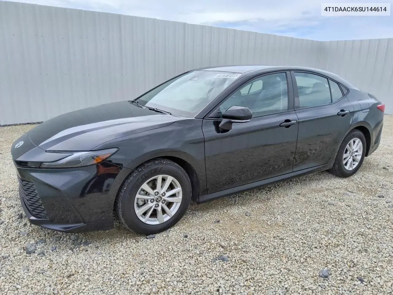 Toyota Camry Le 2025