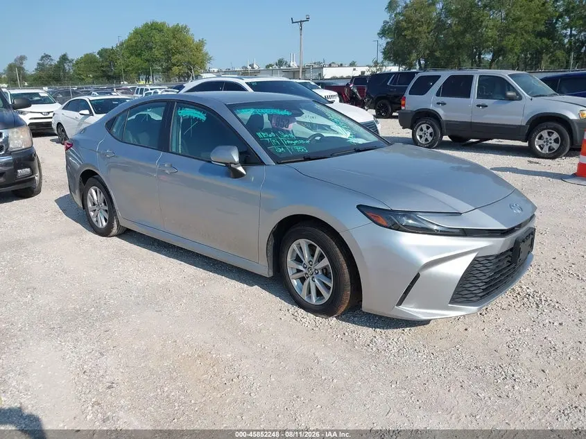 Toyota Camry Le 2025
