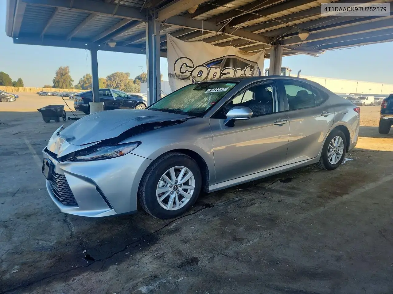 Toyota Camry Le 2026