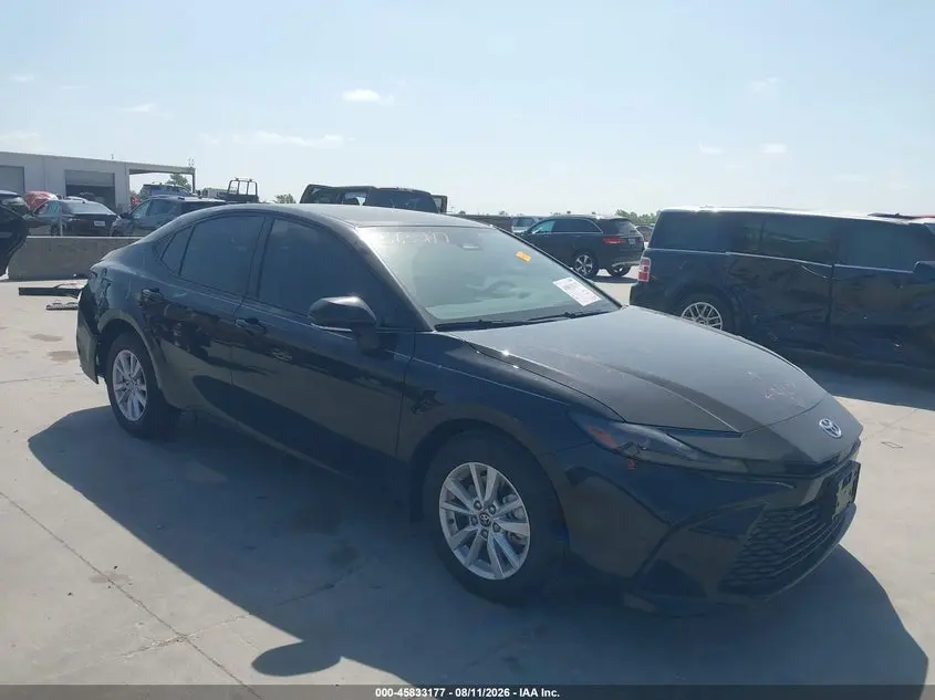 Toyota Camry Le 2026