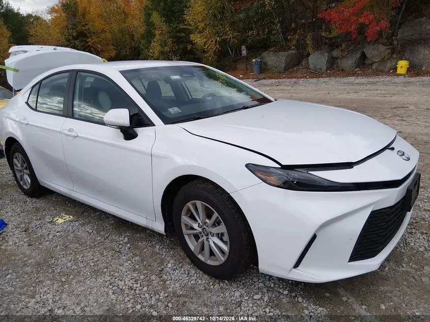Toyota Camry Le 2026