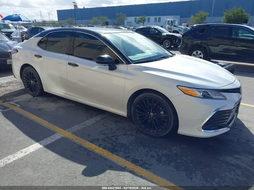 Toyota Camry Xle Hybrid 2022